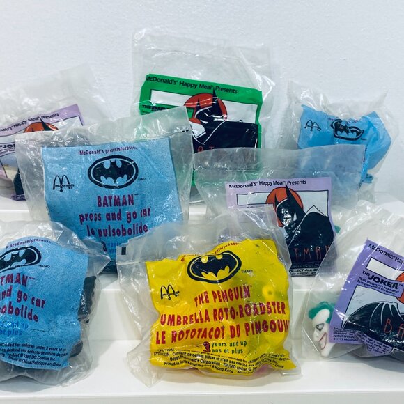 8 VNTG McDonalds 1990's BATMAN Toys Joker,Batman,Riddler,Penguin,Batman OrigPkg - Picture 2 of 3
